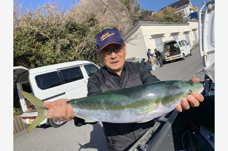 １月１４日（木）　ヤリイカ　　ワラサ　　晴れ・凪