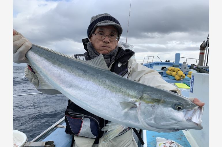 １２月２１日（土）　ワラサ　曇・北風