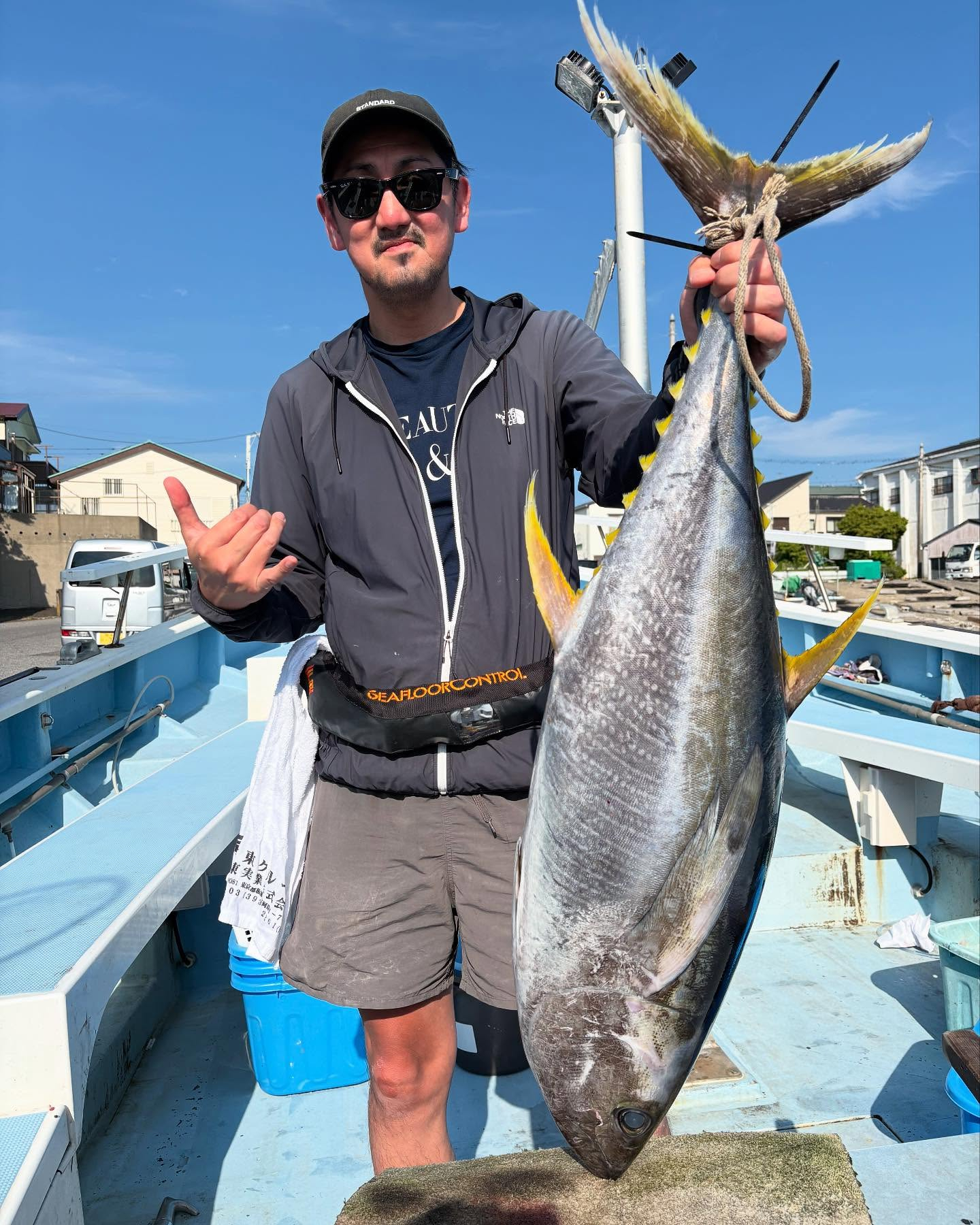 アジイサキ船とキハダマグロ船