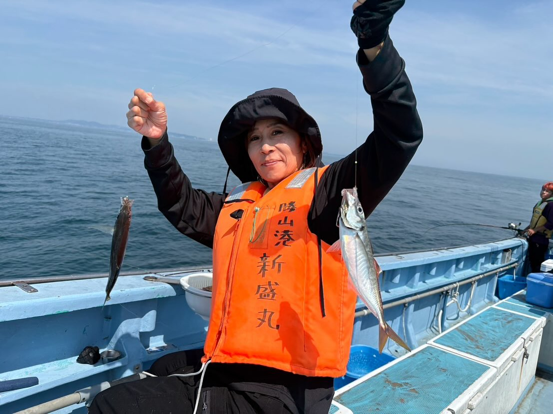 ファミリーアジ船とキハダマグロ船