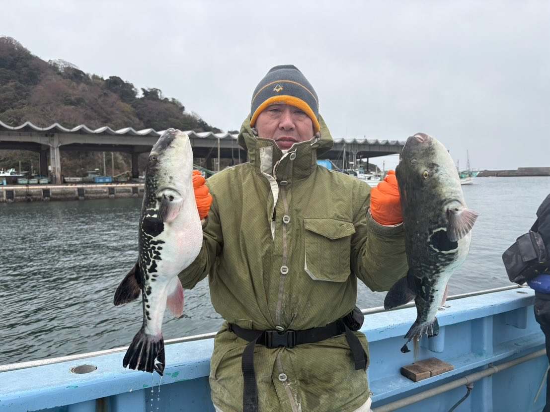 トラフグ船とマダイ船