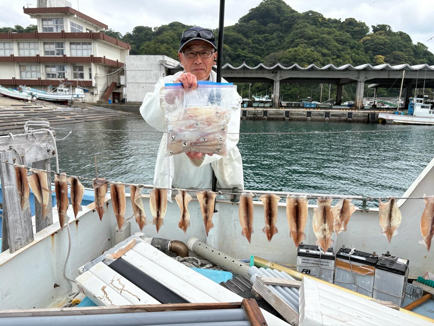 マダイ船とマルイカ船