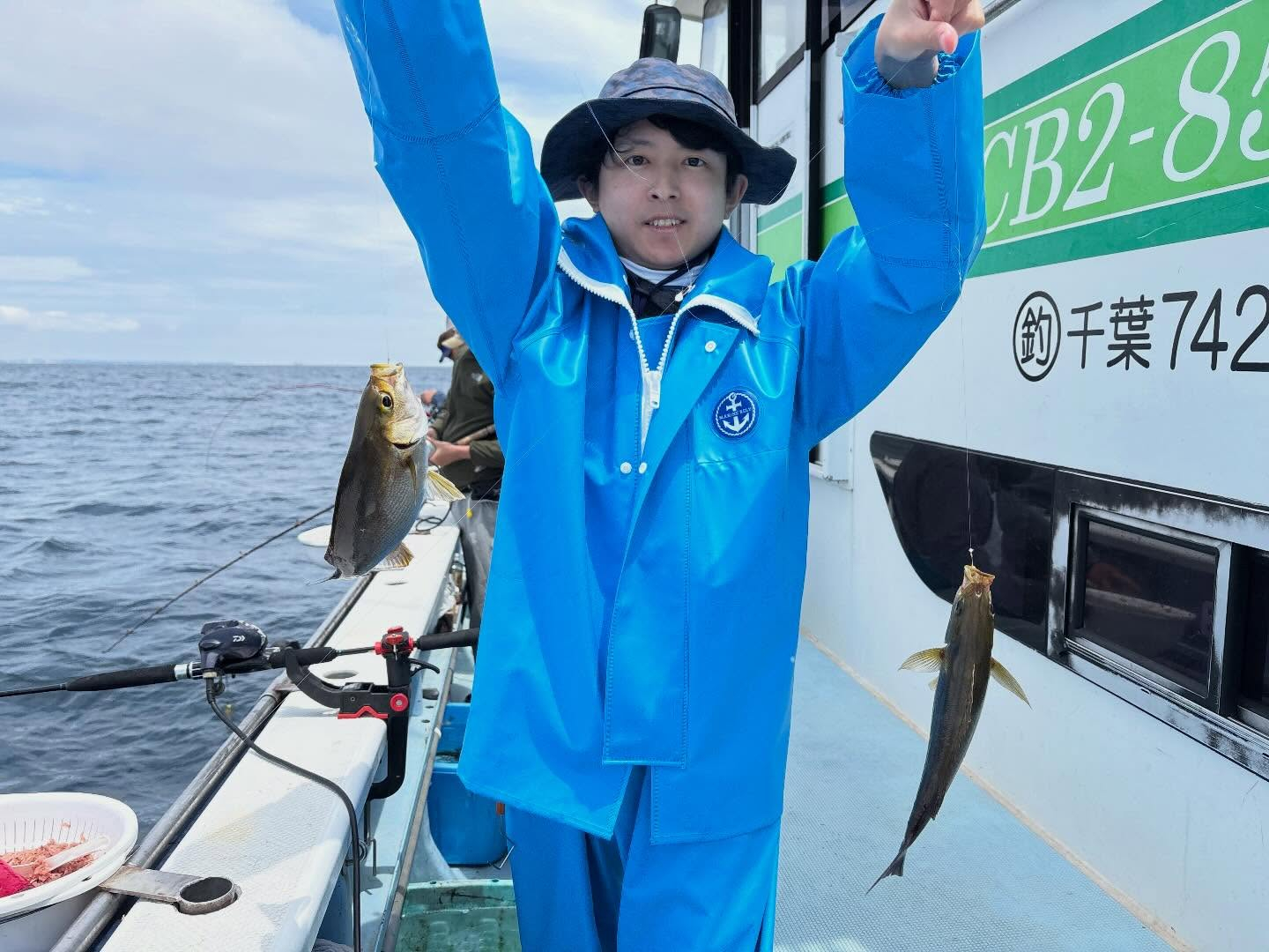 アジイサキ船とマルイカ船