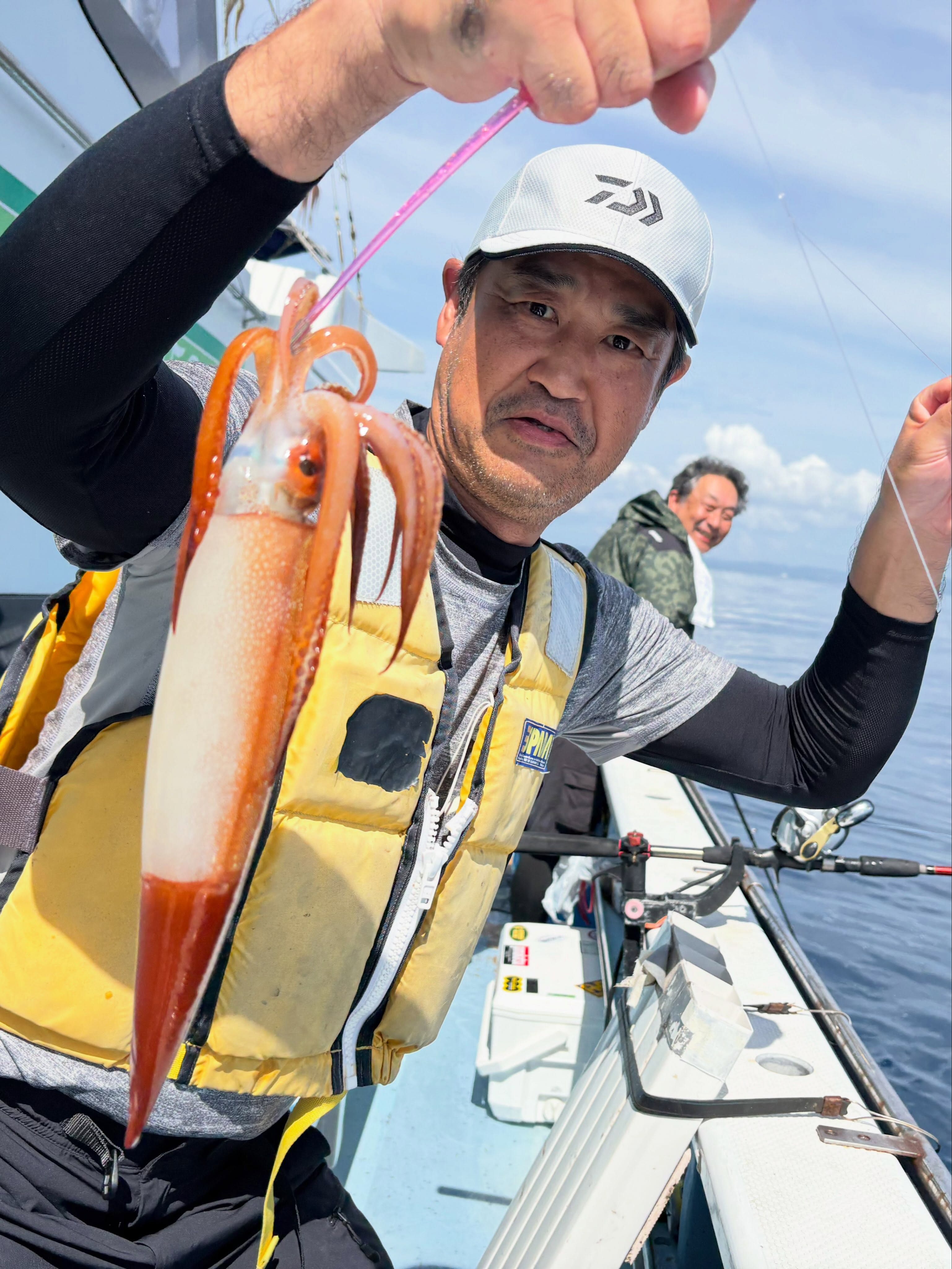 アジ泳がせ仕立船とスルメイカ船