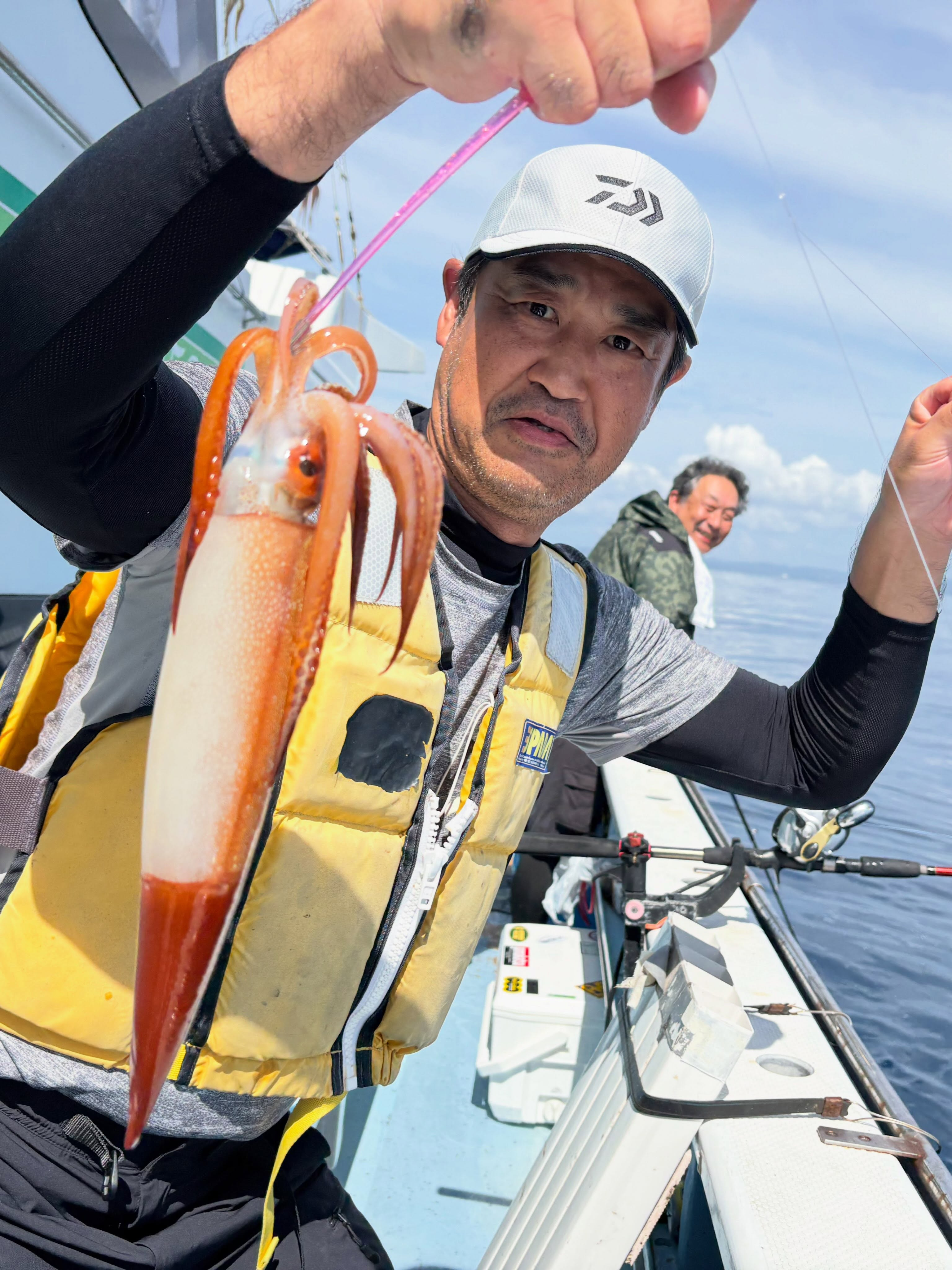 アジ泳がせ仕立船とスルメイカ船