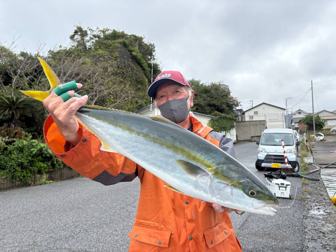 ワラサ船とスルメイカ船