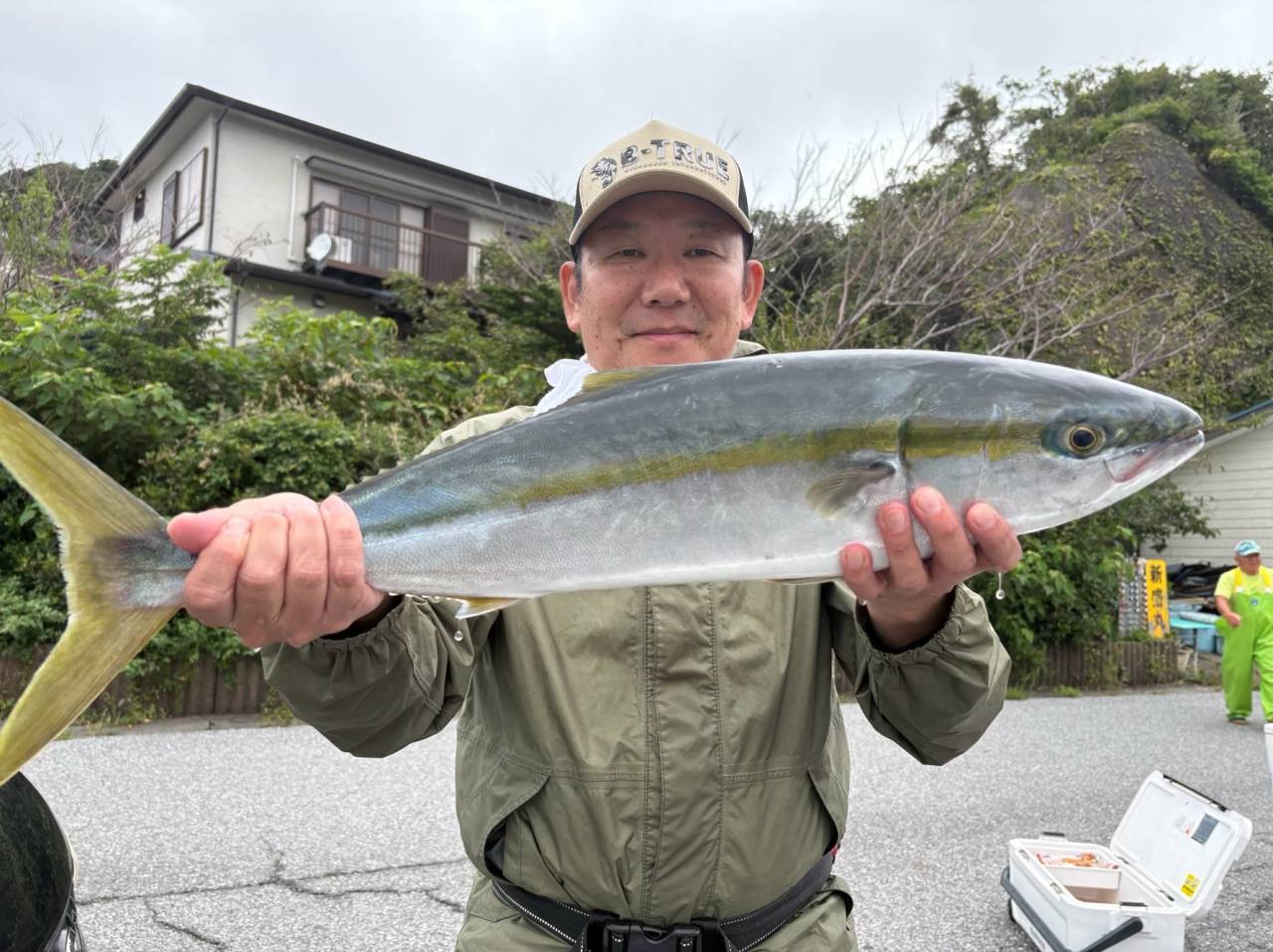 ワラサ船とスルメイカ船