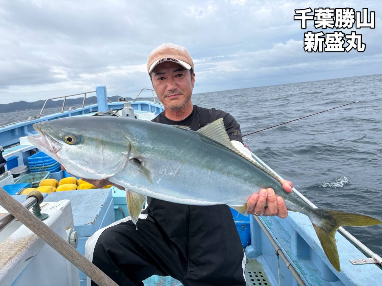 ワラサ船とスルメイカ船