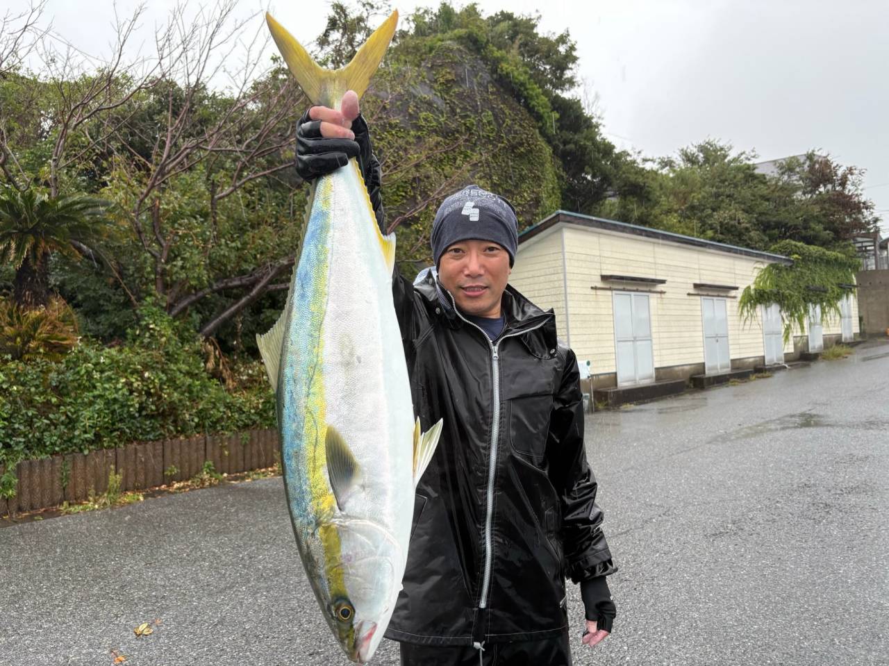 ワラサ船とスルメイカ船