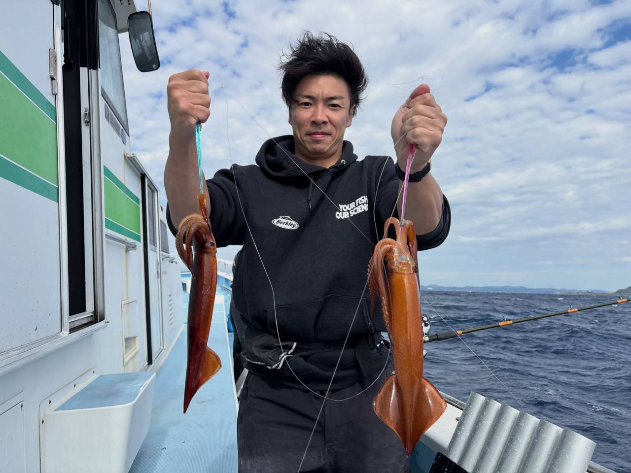 ワラサ船とスルメイカ船