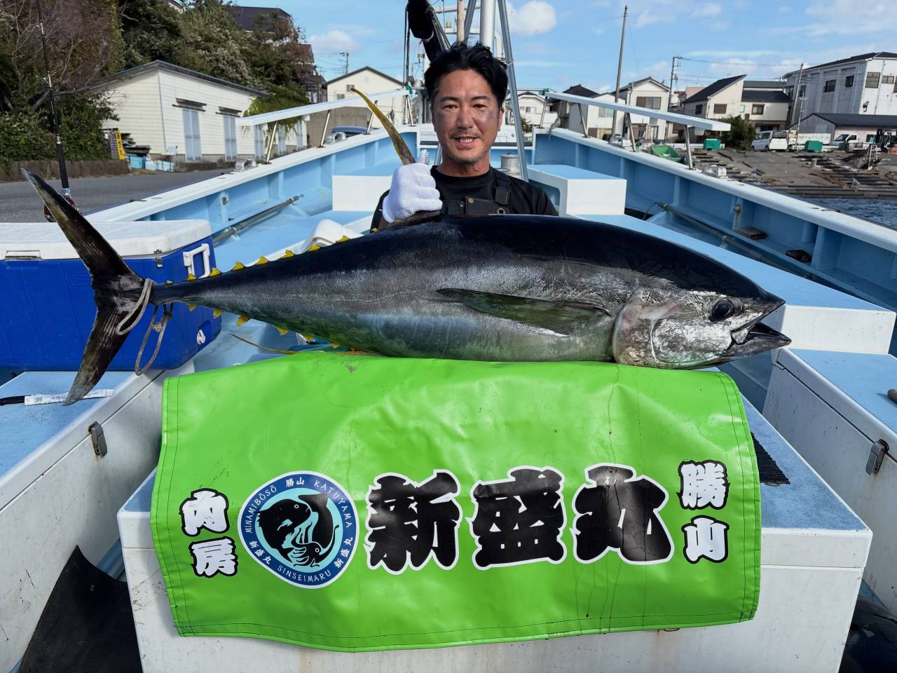 キハダマグロ船