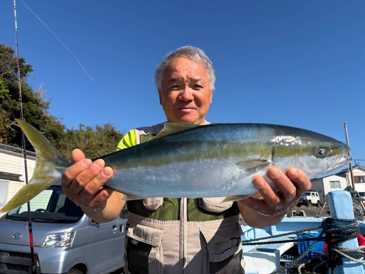 ワラサ船とキハダマグロ船