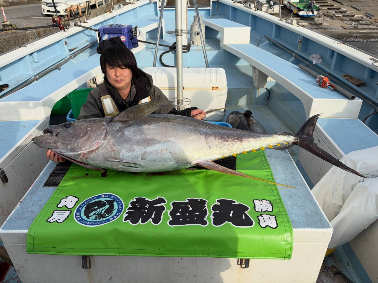 キハダマグロ船
